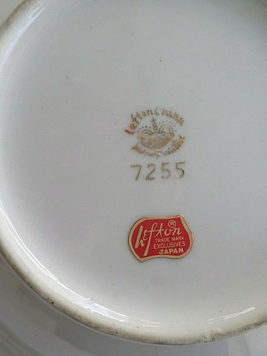 Vintage, Lefton Floral / Flower Bowl with Gold Trim. #7255 - Picture 3 of 6
