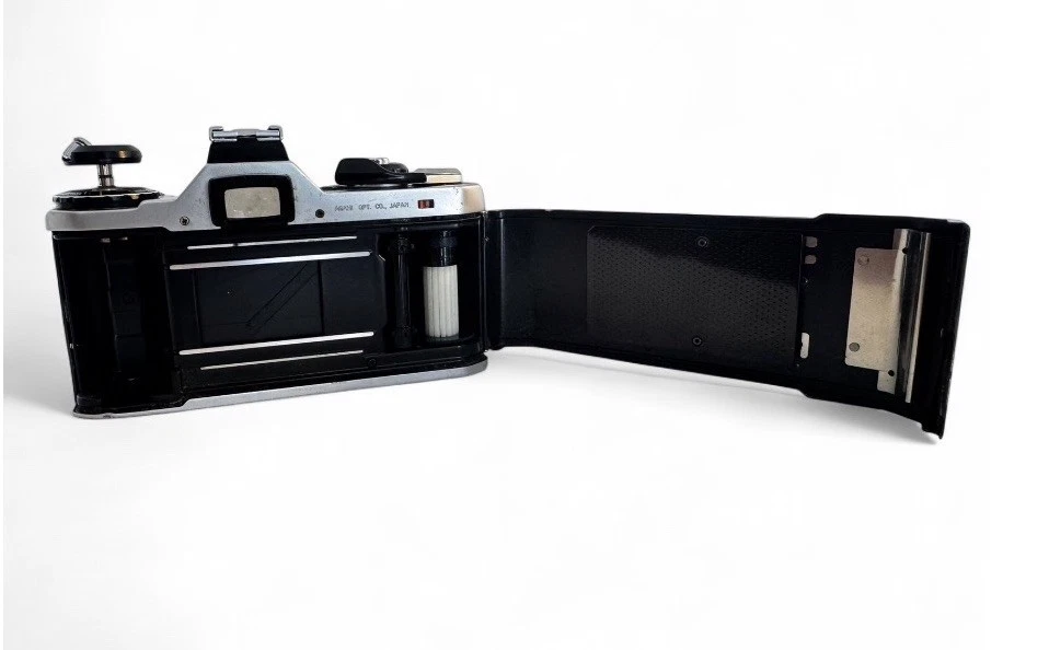 Cámara SLR Pentax Me 35 mm PARCIALMENTE PROBADA - Operaciones mecánicas confirmadas Foto 3 de 3