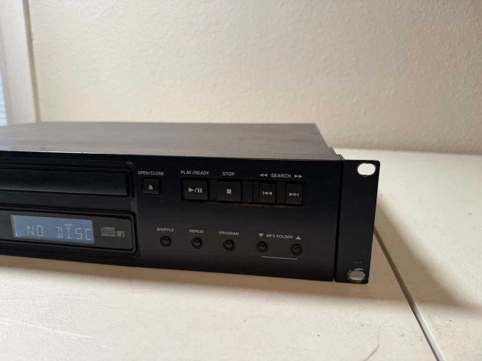 TASCAM Bluetooth CD Player - CD-160MKII, Power Tested - Image 3 of 4