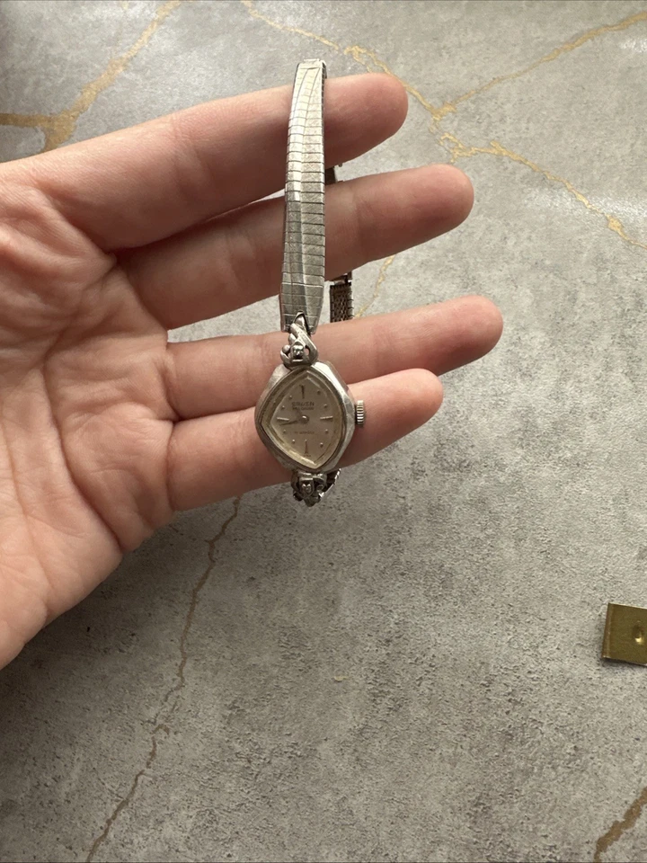 Reloj Gruen Precision 17 Joyas Pequeño Vintage Foto 4 de 4