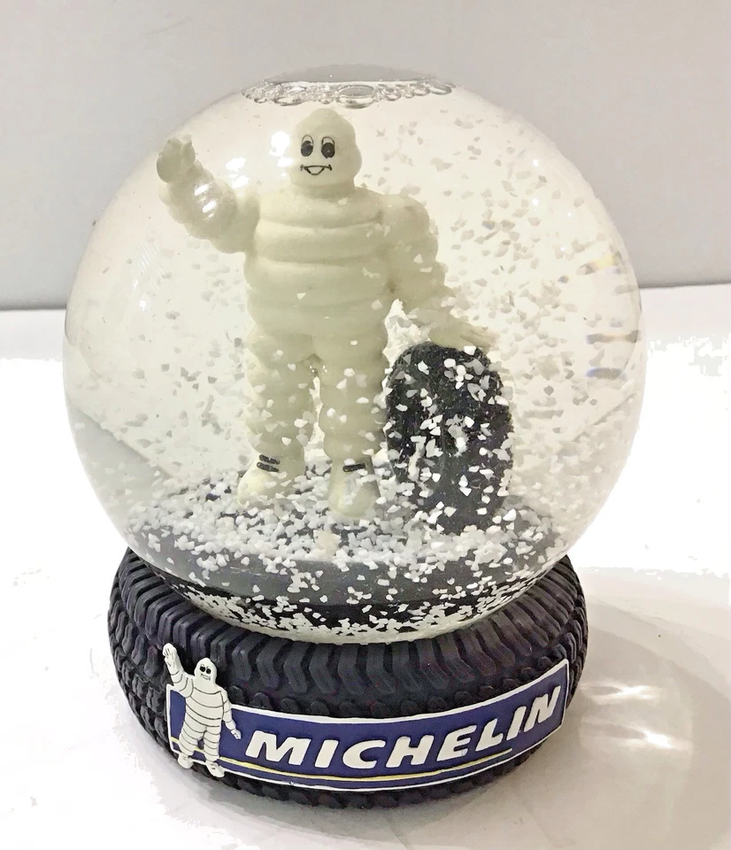 Michelin Man Bibendum Standing by Tire Snow Globe новый в коробке 2003 Ограниченный выпуск - Изображение 2 из 4