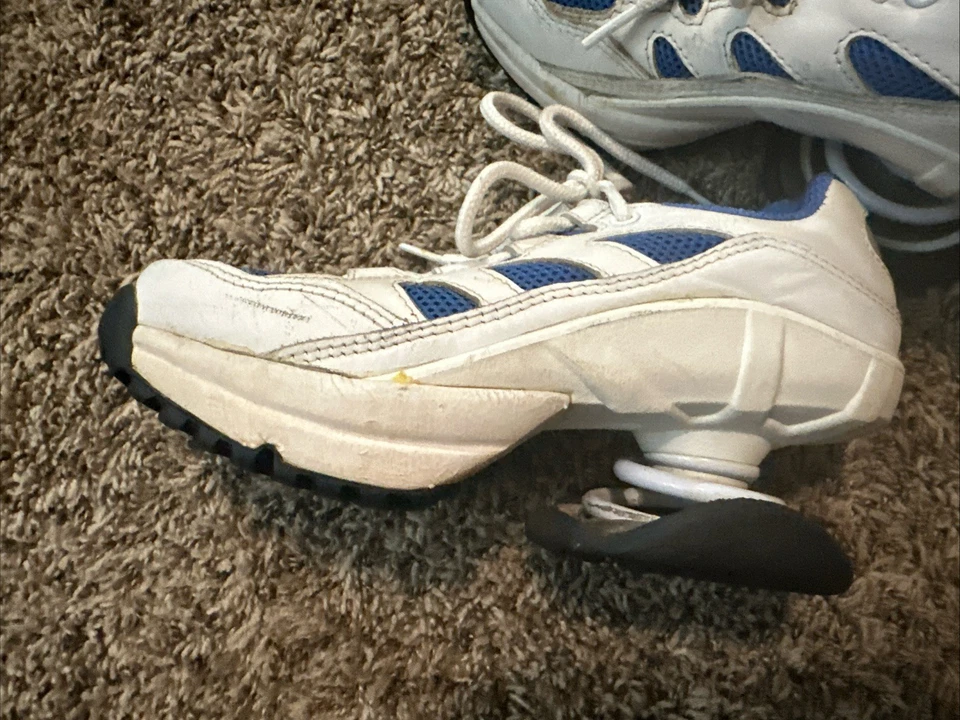 Z-Coil  Women's 6 White Navy Blue Leather Open Z Coil Pain Relief Comfort Shoes - Image 2 of 4