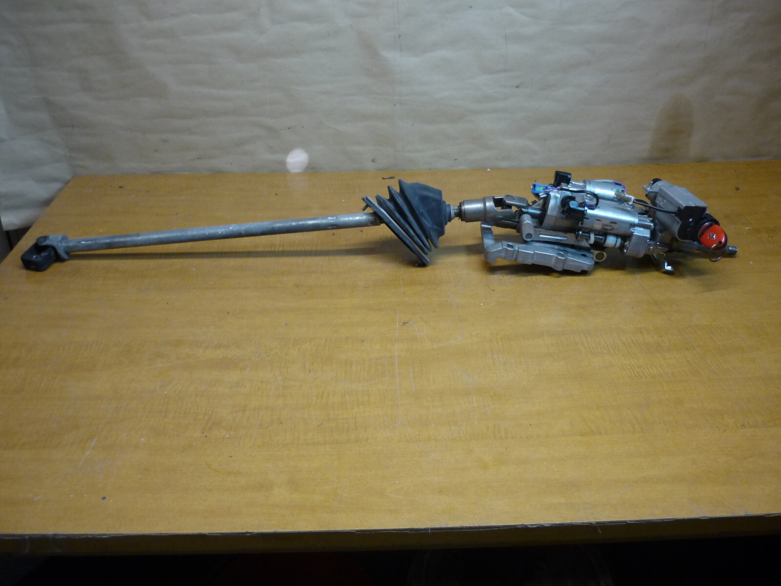 Ferrari California - Complete Steering Column Assembly With Key - P/N 236210