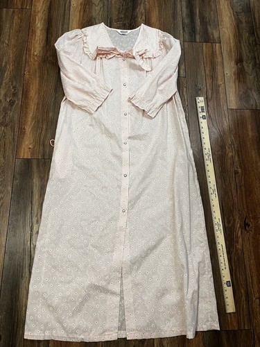 Vtg Improved Living Night Gown Pink Flowers Eyelet 1 Pocket Bow Button - Picture 2 of 6