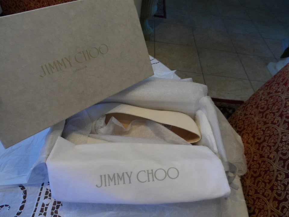 Jimmy Choo White Leather "Davia" Ballet Flats w/Metal Silver Beading Size 9.5M - Image 2 of 4