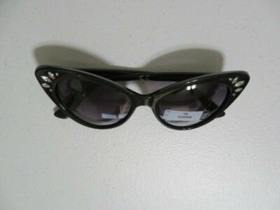 Betsey Johnson Black Cat-Eye Sunglasses with Rhinestones EUC Amazon.com: Betsey Johnson Women main image 4