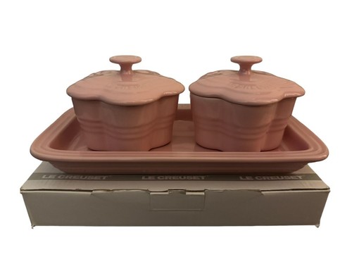 Le Creuset Ramekin Small Flower 2 pcs. with 10" Rectangular tray-Chiffon Pink - Picture 2 of 5
