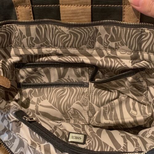Guess Large Purse Handbag Black Faux Leather Snakeskin Shoulder Zebra Beige Nice - Foto 11 di 15