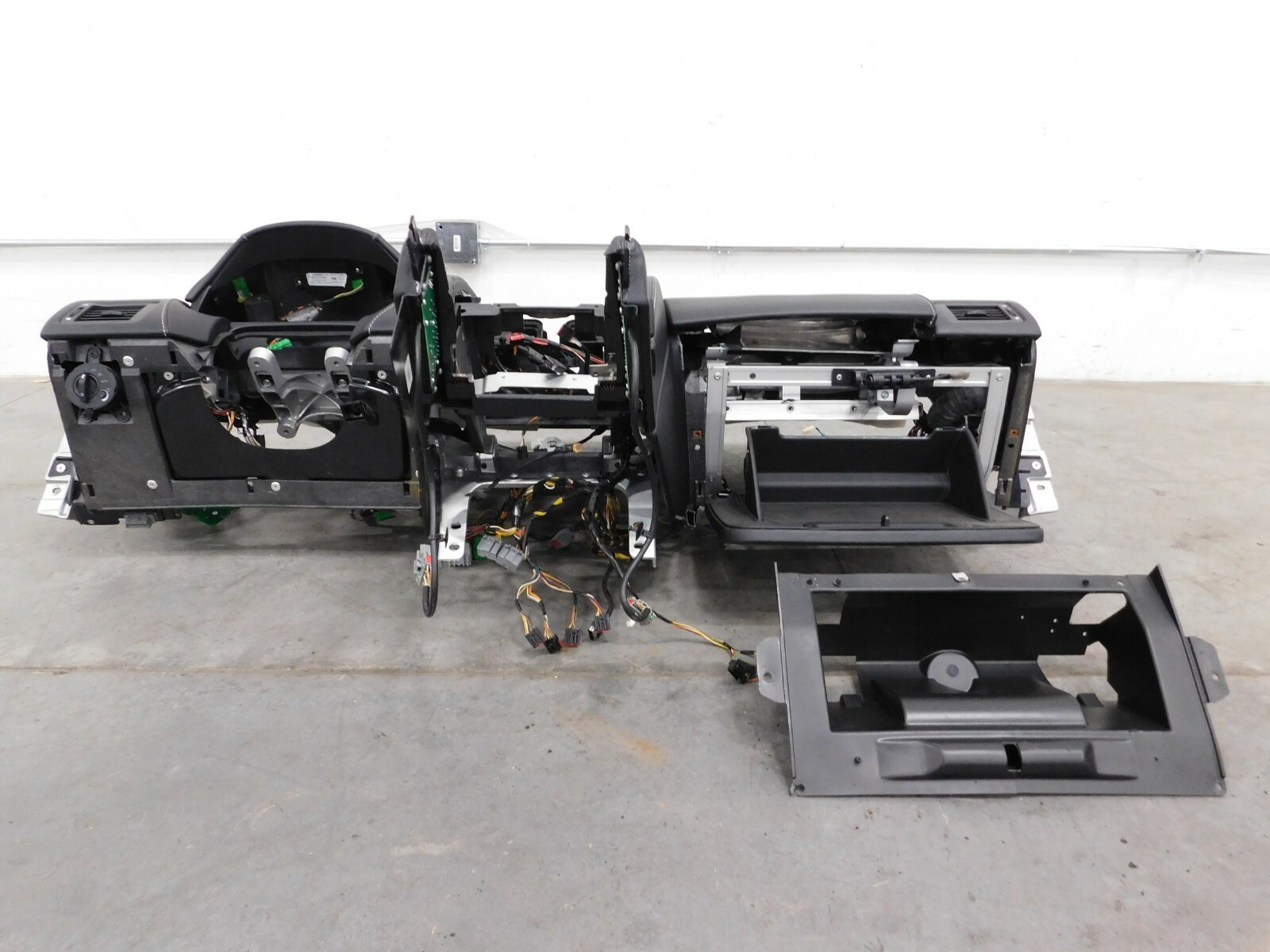 2015 14 - 18 Aston Martin V12 Vantage S Dash Panel Assembly #1954 C4