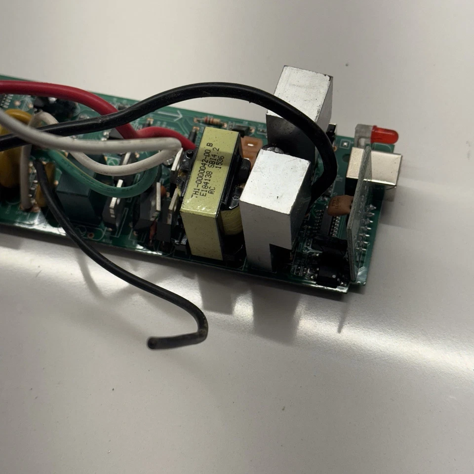 Placa de alimentación de respaldo de batería Cyberpower CP625HGA CP625HGA P1P-0000085-01G (V1_1) Foto 4 de 4