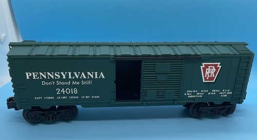 Lionel 6-31936 PRR Pennsylvania Railroad Boxcar 24018 Don't Stand Me Still O27 | Zustand: New