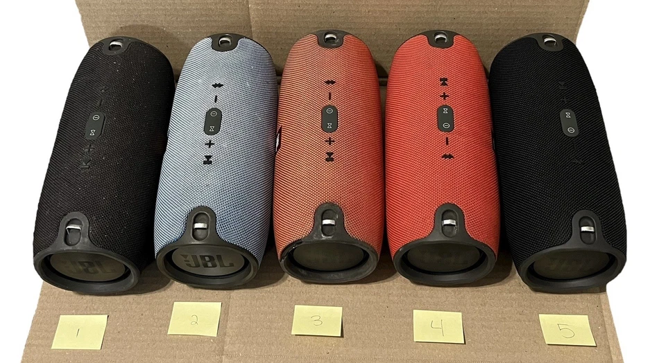 Altavoz inalámbrico portátil JBL Xtreme (lote de 5) para piezas/reparación todo encendido Foto 3 de 4
