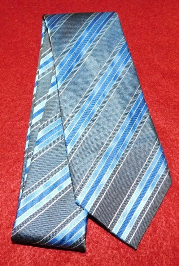 Gravata listrada ERMENEGILDO ZEGNA FEITA NA ITÁLIA AZUL/CINZA/BRANCO - GRAVATAS DE DESIGNER. - Imagem 2 de 3