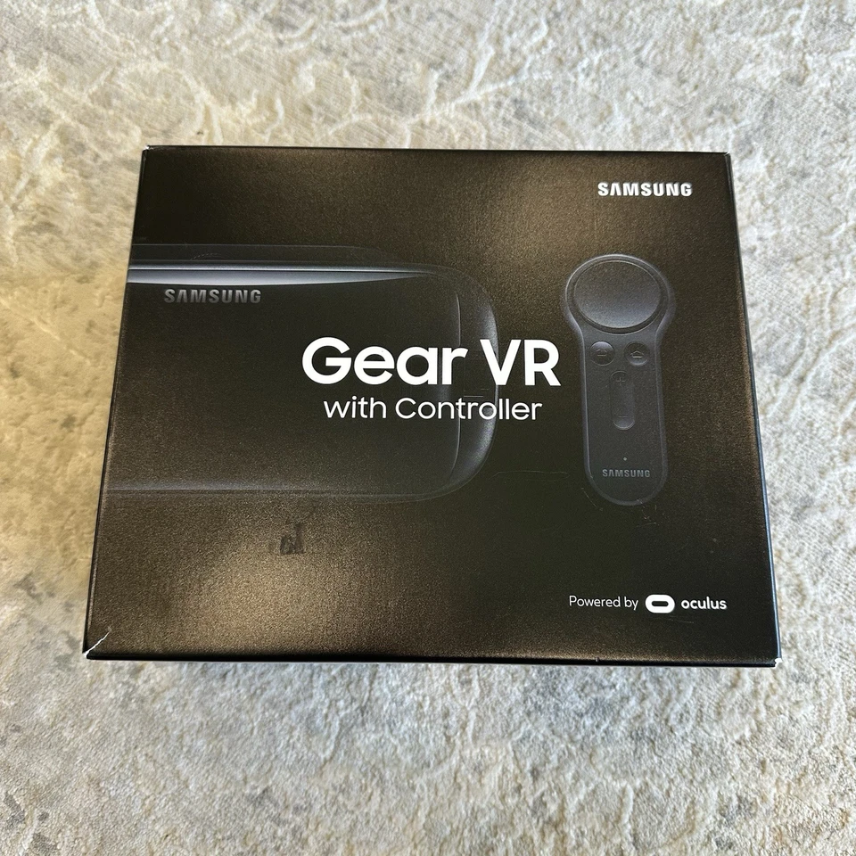 Samsung Gear VR w/ Controller Oculus Virtual Reality Headset SM-R324 - Open Box - Image 2 of 4