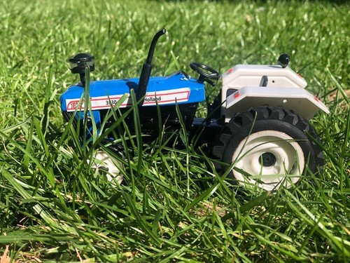 Farm Vehicle Toys,..NEW HOLLAND 3630 TRACTOR MODEL - Picture 4 of 4