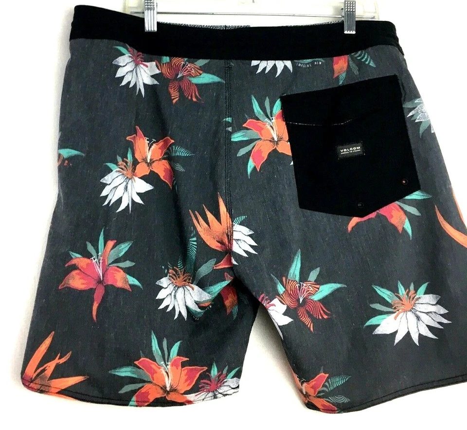 "Tablero gráfico floral Volcom para hombre Verano Stoney corto gris talla: 38, entrepierna de 8""" Foto 2 de 4
