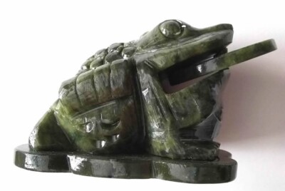Money Toad 3-leg frog Dark green South China jade fengshui statue home store USA