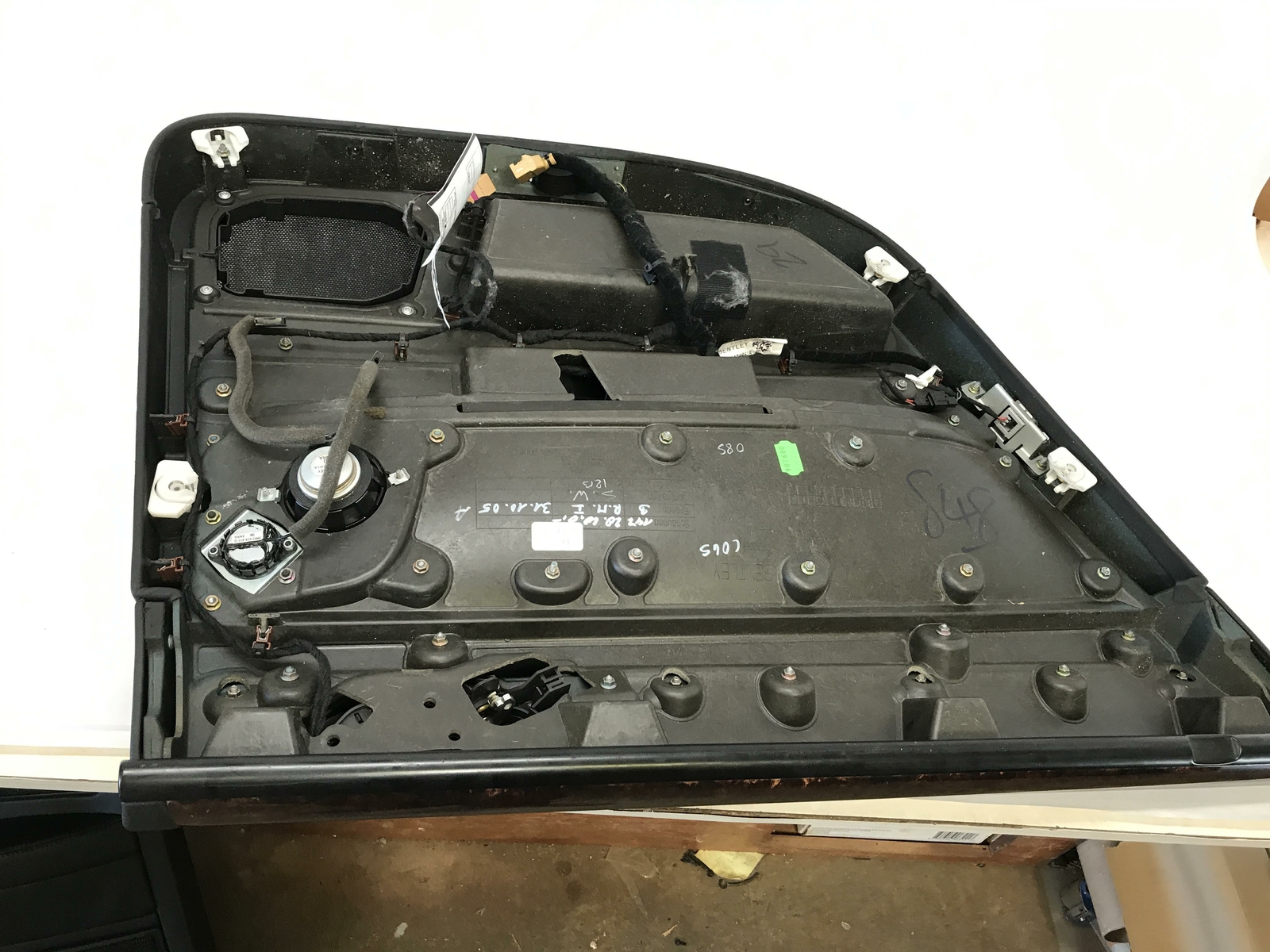 06 07 08 BENTLEY CONTINENTAL FLYING SPUR REAR DOOR PANEL OEM RIGHT RH W/SWITCH