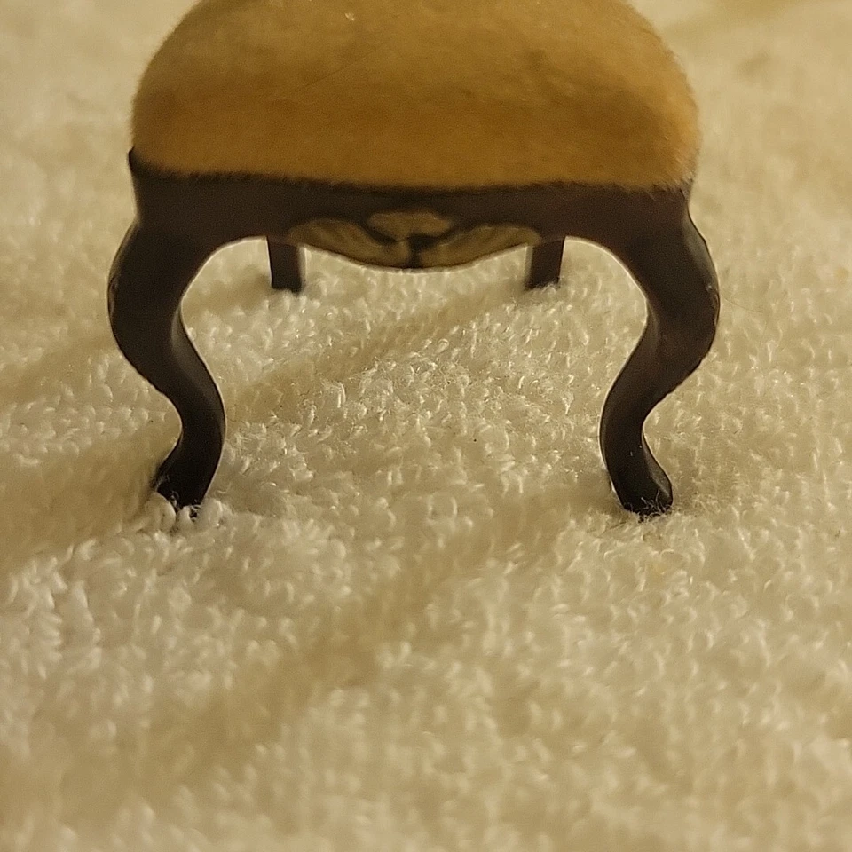 Sillón de comedor vintage escala reina Ana casa de muñecas miniatura Foto 3 de 4