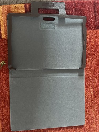Microsoft Surface Pro 3 128GB, 12in - Silver + LEATHER CASE And Charger Bundle - Picture 6 of 7
