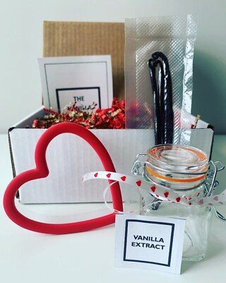 LOVE BOX - HOMEMADE VANILLA EXTRACT KITS