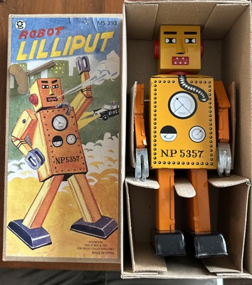 Robot Lilliput Retro Wind Up Tin Toy w/Box and Turn Key Schylling MS393 