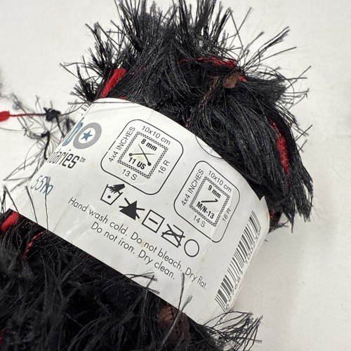 Vtg Y2k Eyelash Yarn Black, Red, Orange No Boundaries Fun Fur Hat Yarn 2 Skein - Picture 10 of 11