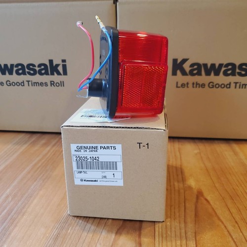 KAWASAKI Genuine 1990-2022 MULE TAIL LIGHT ASSEMBLY 23025-1042 NEW - Picture 3 of 9