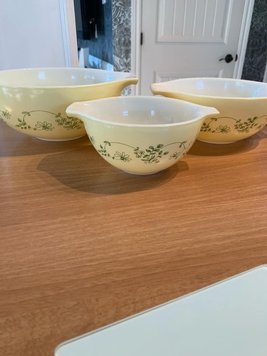 Pyrex Shenandoah Cinderella mixing bowls - Great find! 441, 442 & 443. - Picture 4 of 7