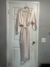 Vintage Holt Renfrew Women's 100% Polyester Lace Tie Long Pink Robe One Size 