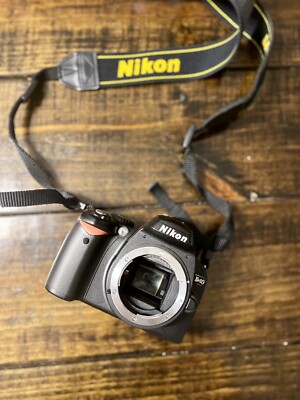 Nikon D D40x 10.2MP Digital SLR Camera - Black (Kit w/ AF-S DX G ED II...,