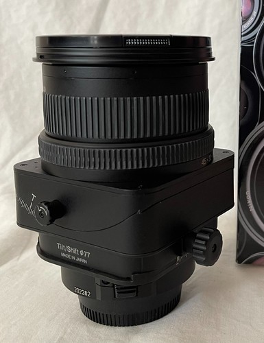 Nikon NIKKOR PC Micro 85mm f/2.8D Lens w/Box, Case, Strap & Caps NEW PERFECT!! - Picture 3 of 9