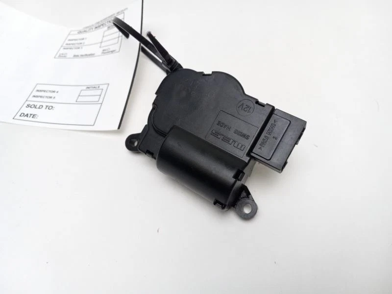 Servomotor de aleta de climatización para VOLKSWAGEN TOUAREG 2004 - 2010 OEM 52411483R03 Foto 2 de 4
