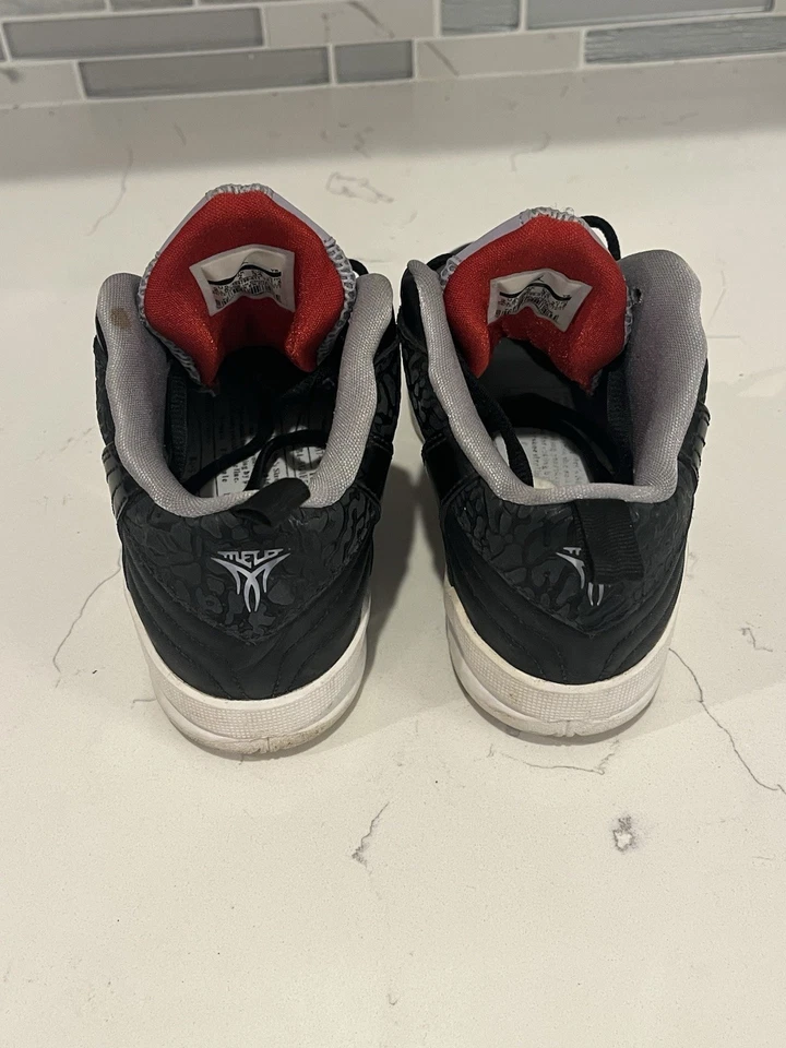 Jordan Melo M8 - Negro - Blanco - Rojo Universitario | Air Jordan III Talla 2.5Y, ¡Bonito! Foto 4 de 4