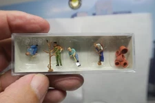 PREISER HO SCALE #10466 4 FIGURES PLANTING TREES WITH POTS SHOVELS TOOLS!