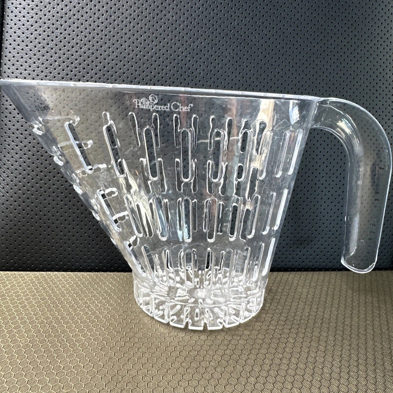 Pampered Chef Easy Read 3 Cup Measuring Colander #2324 Strainer Clear Plastic