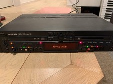 TASCAM MD-CD1 CD PLAYER / MD RECORDER 2U Professional AC100V 50/60Hz 18W