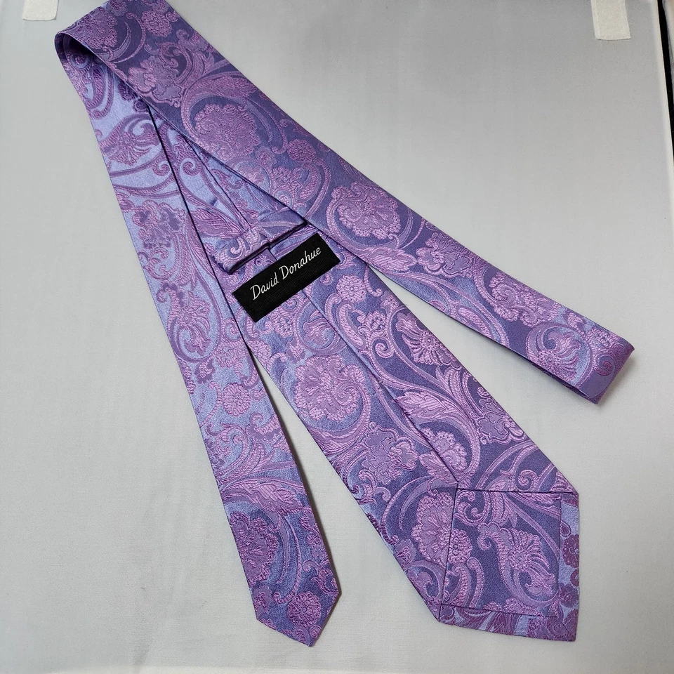 Corbata David Donahue Hecha a Mano en EE. UU. Seda Italiana Violeta Paisley 3 3/4" x 60" Foto 4 de 4