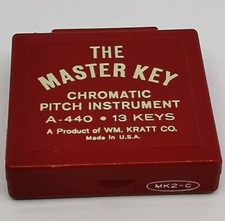 VINTAGE THE MASTER KEY CHROMATIC PITCH INSTRUMENT KRATT CO 13 KEYS A-440