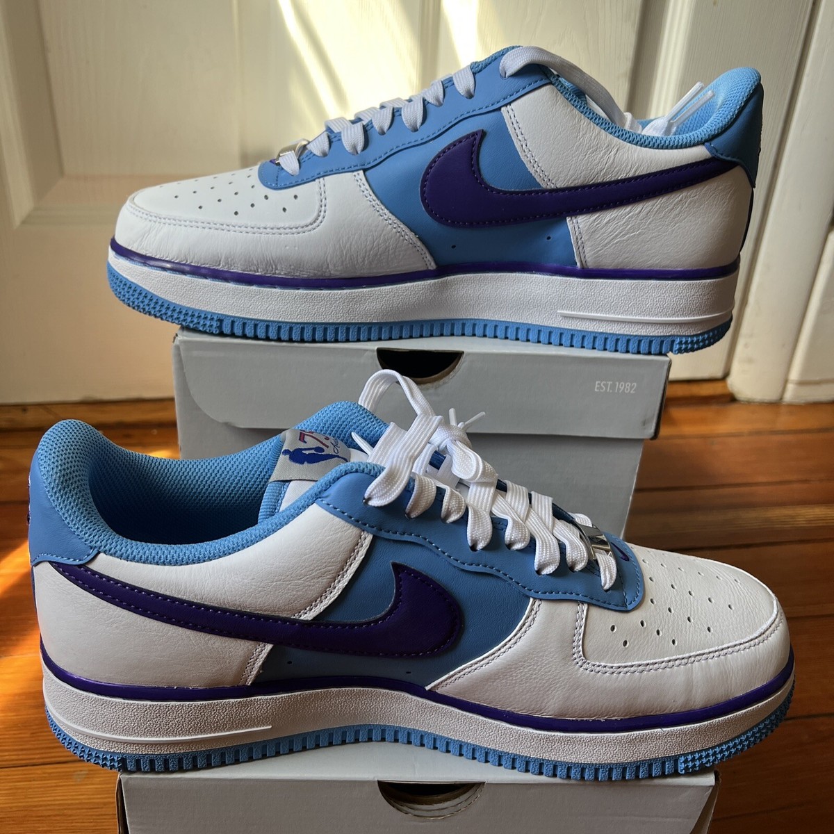 靴 NIKE AIR FORCE1 LOW RETORO 28cm Nike Air Force 1 '07 LV8 x NBA 75th Annoversary Lakers DC8874 101