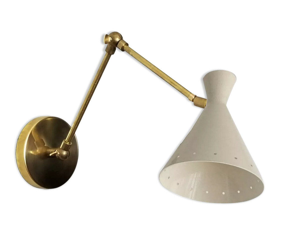 Applique style années 50 noire et dorée pour éclairer votre chambre