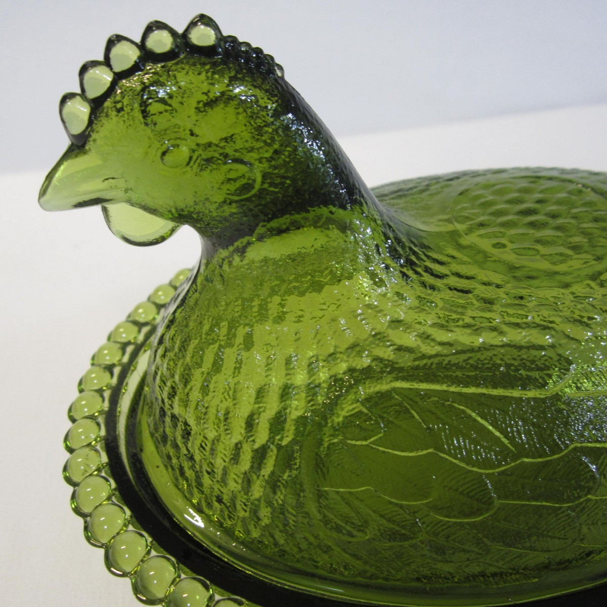 Vintage Indiana Glass Hen Chicken On Nest Avacado Green