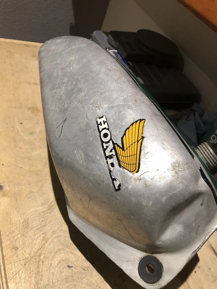 Genuine Honda CR250M CR 250M 1973 Elsinore Aluminum Painted Petrol Fuel Gas Tank - Image 4 of 4