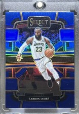 LEBRON JAMES RARE HOLO BLUE REFRACTOR PRIZM SPORTS CARD LAKERS MINT 76ERS