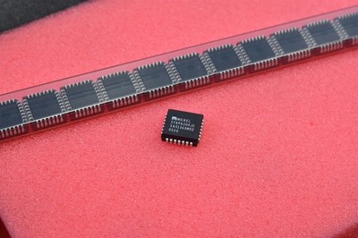 15 Micrel 5V/3.3V DUAL SY89420VJC Phase Locked Loop (PLL) IC 1.12GHz Microchip