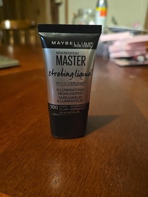 Maybelline Master Strobing Liquid Iluminating Highlighter, #100 LIGHT IRIDESCENT