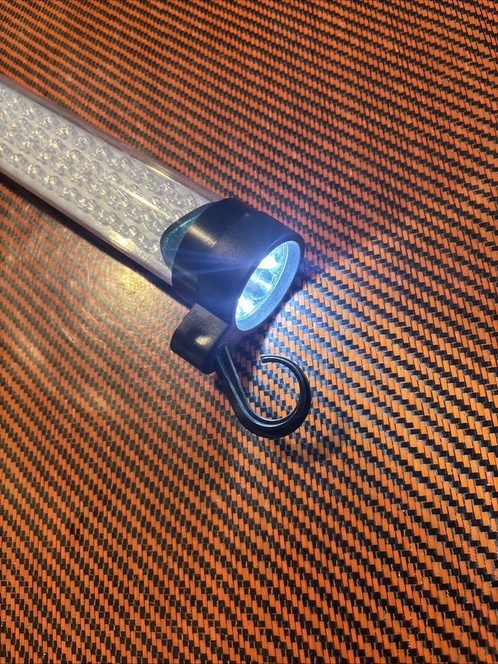 Luz LED de pesca en hielo recargable almeja funcionando  Foto 4 de 4