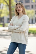 Felina Cream Pullover Sweatshirt V-Neck Women's Medium Long Sleeve