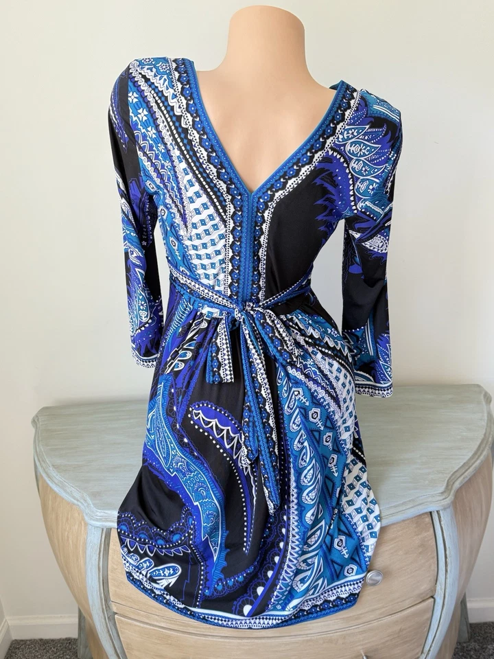 Vestido Camiseta ECI New York Azul Paisley Cuello en V Manga 3/4 Elastizado Para Mujer Cinturón S Foto 3 de 4