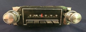 Delco AM Car Radio Model 7933641 Original Knobs 7 in x 7 in GM Buick Chevrolet 